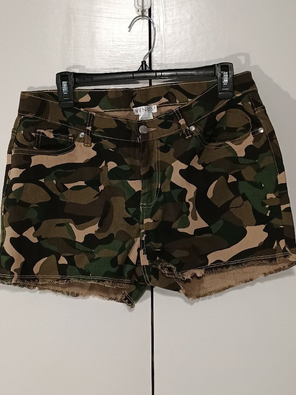 VENUS Camo Denim Cutoff Shorts Women's Size 12 Army Green Camouflage Stretch - Picture 2 of 7